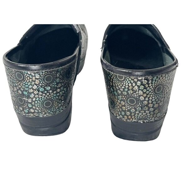 Dansko Women's Sz 41 (10.5 / 11 ) Black Metallic Medallion Clogs - Picture 7 of 12